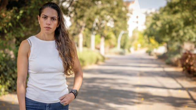 סאלי בוגר. "היו ימים שהייתי ממש על הרצפה, זה סבל שלא ניתן לתאר במילים"