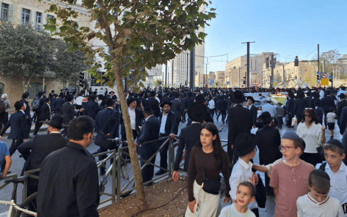 הפגנת החרדים בירושלים (צילום: אבישג זוהר) הפגנת החרדים בירושלים