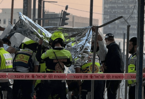 זירת הנפילה בעצרת (צילום: תיעוד מבצעי מד"א) זירת הנפילה בעצרת