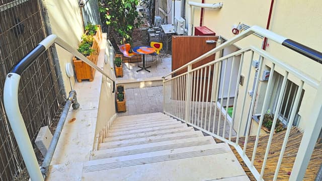 מרתף 23 חיפה מבנה ציבורי לא מונגש (צילום: פרטי) מרתף 23 חיפה מבנה ציבורי לא מונגש