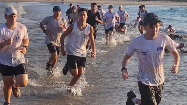 הכנה לצה"ל בחופי הרצליה הכנה לצה"ל בחופי הרצליה
