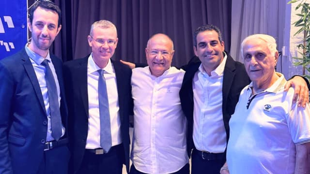 בן שושן, רמי לוי, אבי ג'מאל, השר לוין וח"ר קלנר - ליכוד (צילום: פרטי) בן שושן, רמי לוי, אבי ג'מאל, השר לוין וח"ר קלנר - ליכוד