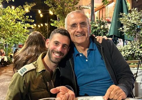 טל גרושקה ז"ל עם אביו יוסי