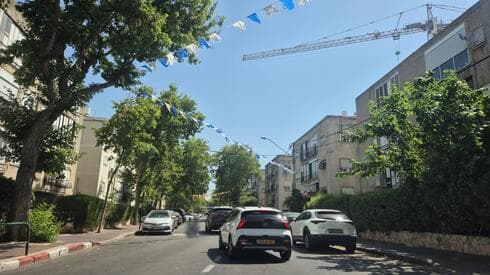 2.4 מיליון שקל לדירת 5 חדרים. רחוב הנרקיסים בקרית ביאליק (צילום: מיכל ראובן ) רחוב הנרקיסים בקרית ביאליק