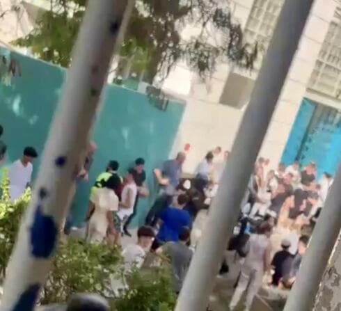 אלימות בני נוער בהרצליה (צילום: הרצליה העיר שלי) אלימות בני נוער בהרצליה