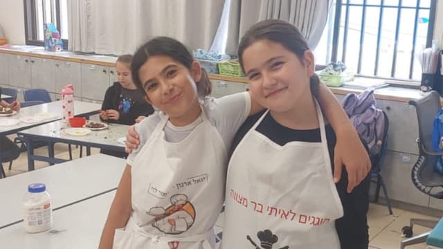 יעל סוכר ואגם זמיר יעל סוכר ואגם זמיר
