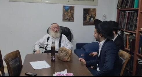 האברך עם הרב סילמן (צילום: פרטי) האברך עם הרב סילמן