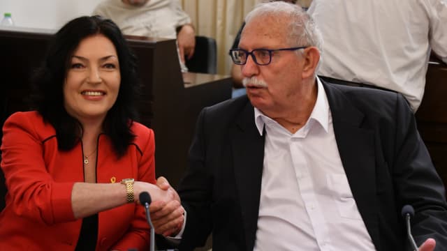 חברי מועצת העיר חיפה יעקב בורובסקי וטטיאנה ג'ון (צילום: נחום סגל) חברי מועצת העיר חיפה יעקב בורובסקי וטטיאנה ג'ון