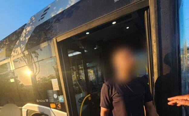 נהג האוטובוס בזמן תשאול המשטרה נהג האוטובוס בזמן תשאול המשטרה