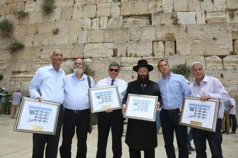 הצנחנים בכותל. צילום: ששון תירם