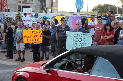 "העירייה מתעלמת מאתנו, הם צריכים להתבייש" (צילום: איתמר רותם) "העירייה מתעלמת מאתנו, הם צריכים להתבייש" (צילום: איתמר רותם)