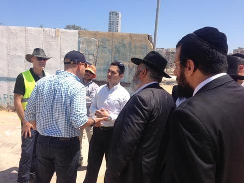 סיור במתחם (צילום: דוברות ש"ס חדרה)