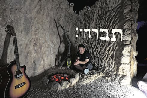 עופר סמואל בחדר הבריחה. צילומים: אביגיל עוזי