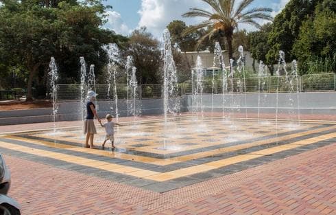 מזרקות יד לבנים. צילום: עיריית פתח תקוה