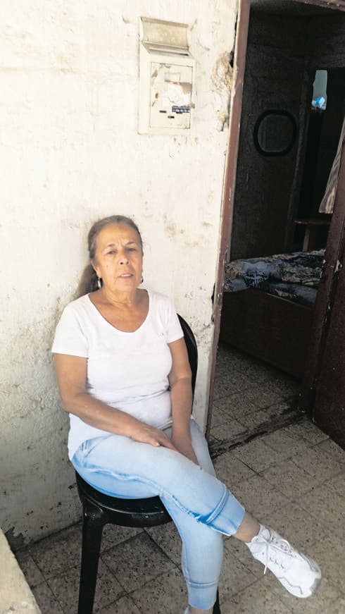 שולי שחר. היחידה שמטפלת בבעלה לשעבר