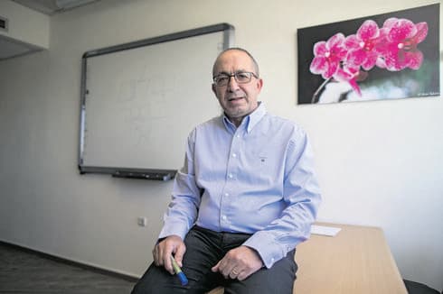 מנהל המחוז של משרד החינוך, מאיר שמעוני. צילום: אוהד צויגנברג