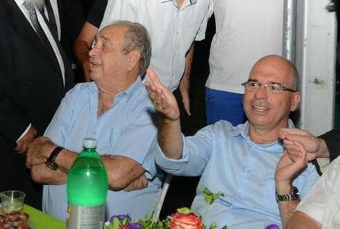 גיורא לב ואיציק ברוורמן בטקס הרמת כוסית בשבוע שעבר