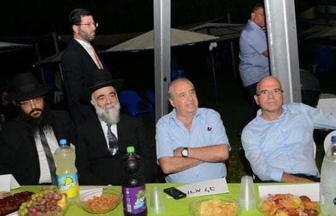 הרמת הכוסית לראש השנה. "סומך על ברוורמן בעיניים עצומות"