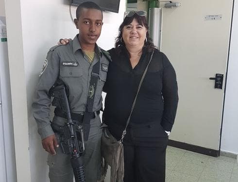 הגיע לבקר בבית הספר גם אחרי גיוסו. יהודית ברילינג וסלומון גברייה