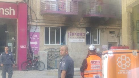 השריפה ברחוב דורות ראשונים. צילום: ינון בן דוד
