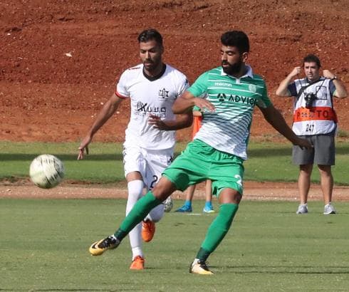 ינסו לחזור לעניינים. רועי זיכרי והפועל כפר סבא | צילום: אורן אהרוני