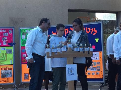 הדלקת נרות בבית הספר לחינוך מיוחד לוטם | צילום: עיריית רחובות