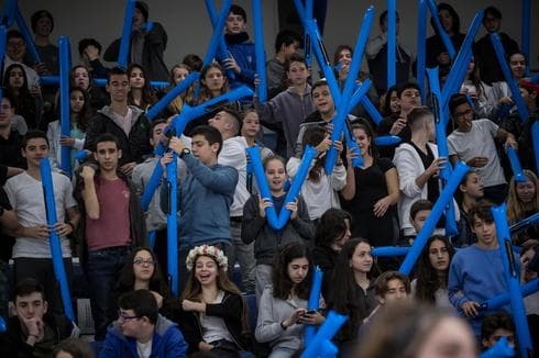 שתי קבוצות, קהל אחד. צילום: עודד קרני, מנהלת ליגת העל בכדורסל נשים