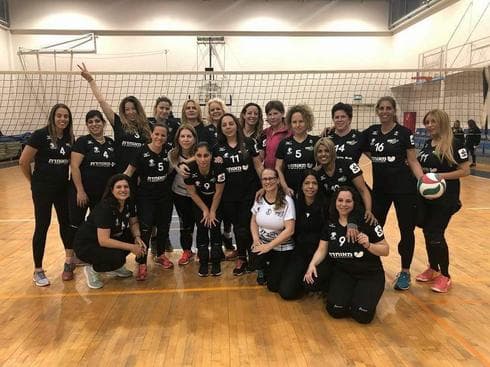 שומרות על רוח ספורטיבית | צילום: באדיבות ליגת מאמאנט שומרות על רוח ספורטיבית | צילום: באדיבות ליגת מאמאנט