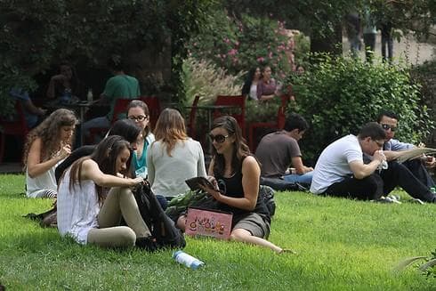 סטודנטים באוניברסיטה העברית. צילום: גיל יוחנן