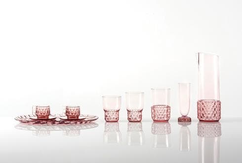 סדרת כלי אוכל שעיצבה אורקיולה למותג Kartell וזכתה לשם המתוק Jelleis. להשיג בחנות הדגל קרטל ובהביטאט סדרת כלי אוכל שעיצבה אורקיולה למותג Kartell וזכתה לשם המתוק Jelleis. להשיג בחנות הדגל קרטל ובהביטאט