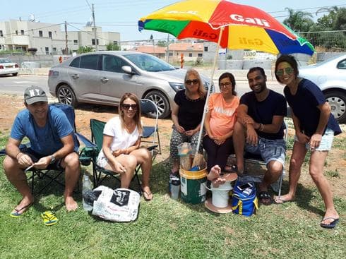 האוהדים והאוהדות של קבוצת "הותיקים". צילום: אבישי גמליאל
