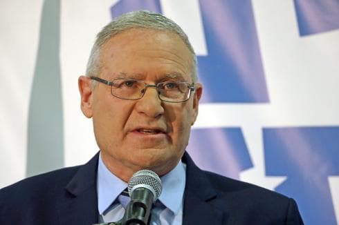 שושלת משפחתית מכובדת. האב עמוס ידלין, צילום: דנה קופל