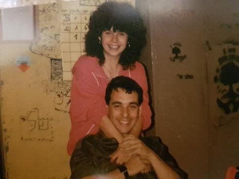"יותר מבסוטים ממני". איציק ויפעת במהלך שירותם הצבאי בגולני, צילום: אלבום משפחתי "יותר מבסוטים ממני". איציק ויפעת במהלך שירותם הצבאי בגולני, צילום: אלבום משפחתי