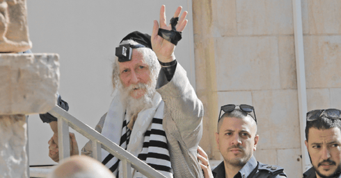 הרב ברלנד חוזר לביתו | צילום: אלכס קולומויסקי הרב ברלנד חוזר לביתו | צילום: אלכס קולומויסקי