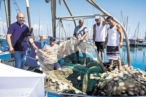 "מה רוצים מאתנו?". דייגי אשקלון. צילום: צפריר אביוב
