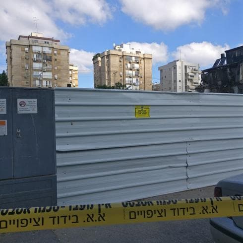 רחוב חיש. עבודות פינוי אסבסט | צילום פרטי רחוב חיש. עבודות פינוי אסבסט | צילום פרטי