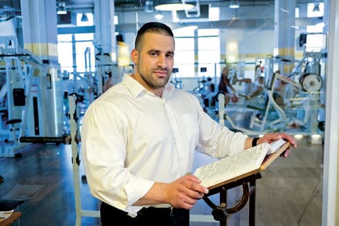 חדר כושר לגברים בלבד. מרדכי בוכניק. צילום:יואב דודקביץ'