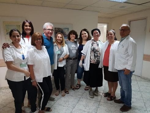 עובדי כללית שטיפלו ביולדת. צילום: דוברות כללית