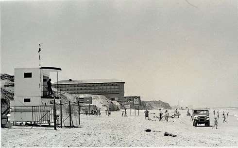 בילוי של קיץ בחופי הרצליה | צילום: בית ראשונים