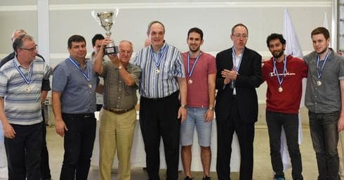 הגביע שוב שלנו | צילום מועדון השחמט