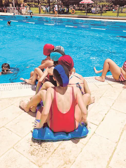 ולאף אחד לא אכפת מה לבשנו ואם הבטן מציצה | צילום: ליהיא לפיד