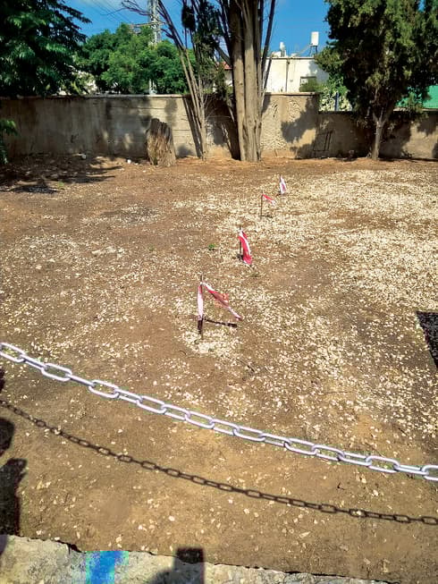 חלקת הקבר המאולתר בנתניה, שאליו נשלחו האחים יפה ומיכאל | צילום: אסף פרידמן