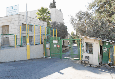 הכניסה לפנימיית בויאר. צילום: שלומי כהן הכניסה לפנימיית בויאר. צילום: שלומי כהן