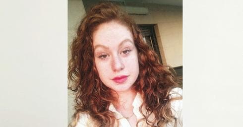 תמי שור. מצביעה לפי מצע | צילום פרטי