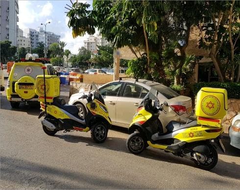 זירת הנפילה בנתניה | צילום: אלירן אביטל תיעוד מבצעי מד"א
