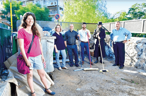 הפעילים המרכזיים. "הניקיון שלנו תלוי בנו". צילום: רפי קוץ הפעילים המרכזיים. "הניקיון שלנו תלוי בנו". צילום: רפי קוץ