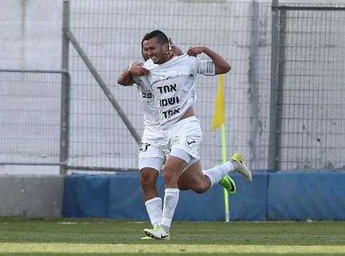 ירין חסן חוגג את השער לרשת בית"ר ת"א/רמלה בעונה שעברה. צילום: ראובן שוורץ