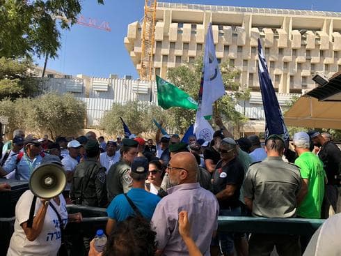כ-60 איש מוחים. צילום: לירן תמרי