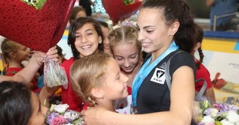 לינוי אשרם. קבלת פנים חגיגית בשדה התעופה | צילום: אורן אהרוני
