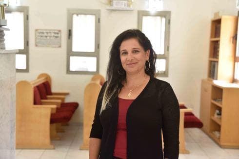 רקפת אמסלם. מופיעה גם מול קהלים מעורבים | צילום: שרון צור